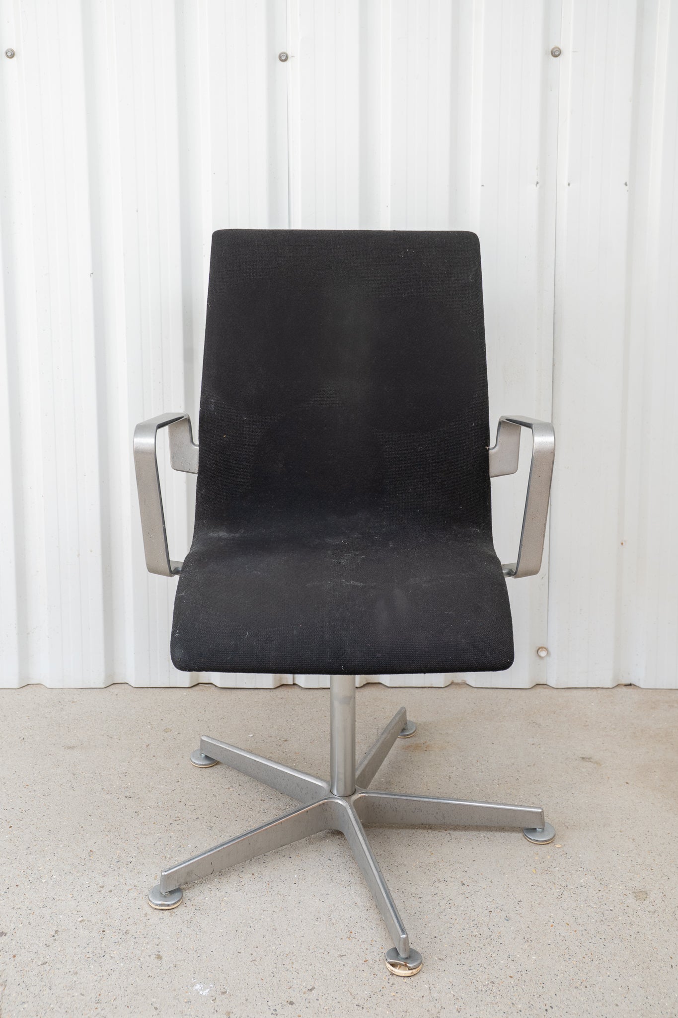 Set of 5 Oxford chairs by Arne Jacobsen