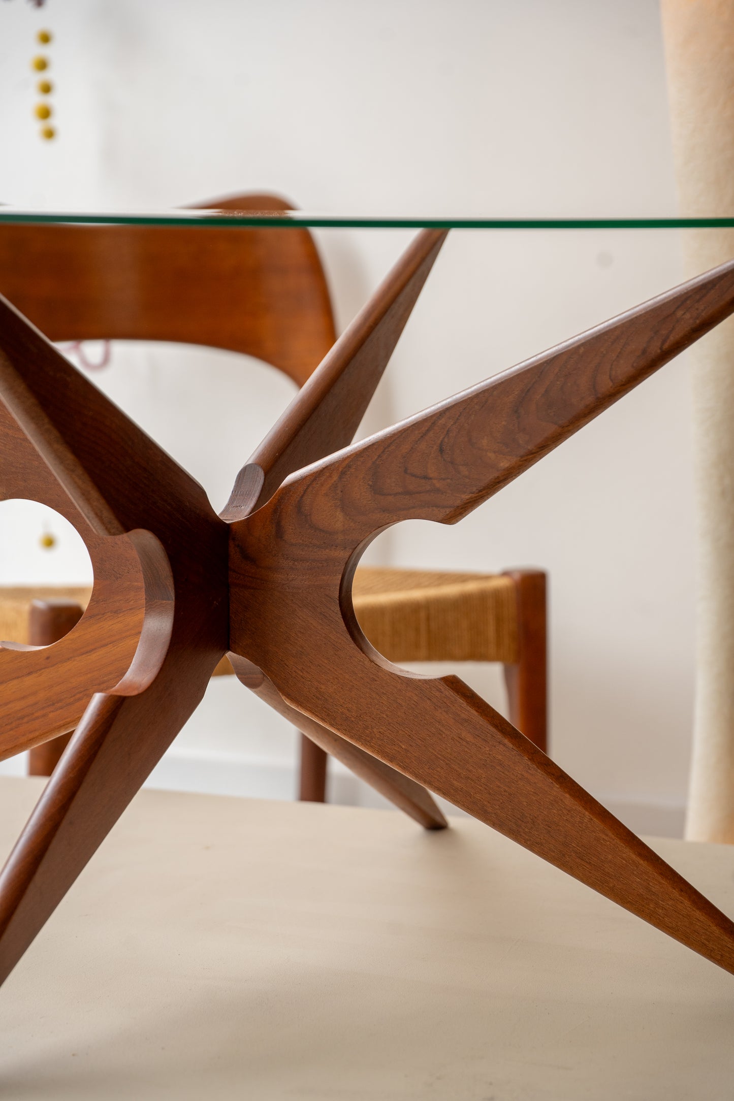 Vladimir Kagan for Sika Møbler – Spider-Legged Coffee Table in Teak (1960s)