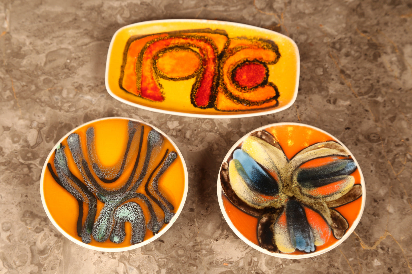 Poole 'Delphis' pottery pin tray (1970s) UK