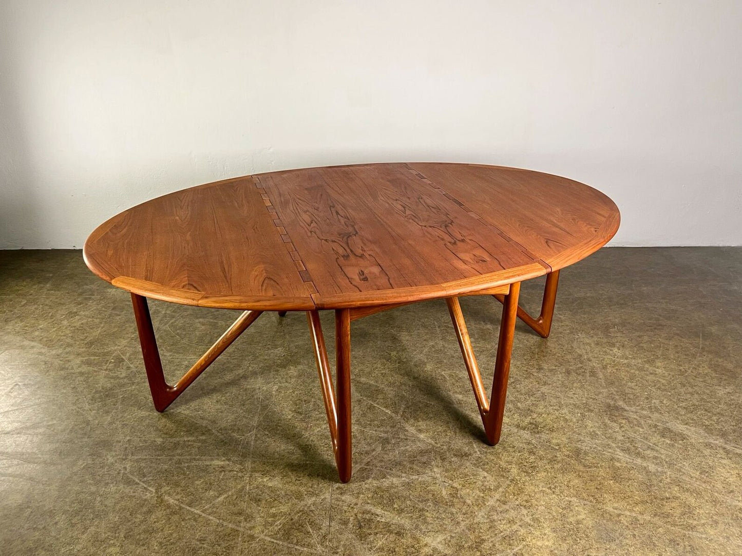 Oval Drop-Leaf Dining Table by Kurt Østervig for Jason Møbler, (1960s) Denmark