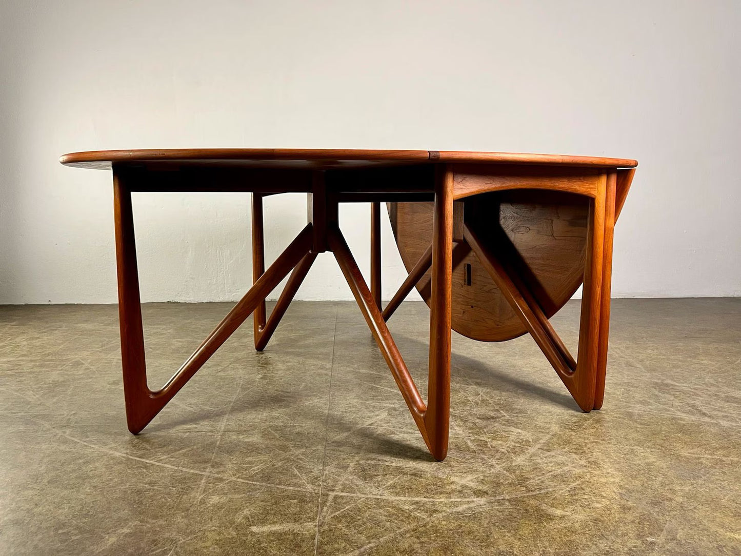 Oval Drop-Leaf Dining Table by Kurt Østervig for Jason Møbler, (1960s) Denmark