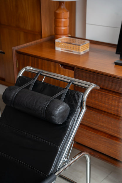Pair of Genni Armchairs and Footstool, by Gabriele Mucchi for Zanota
