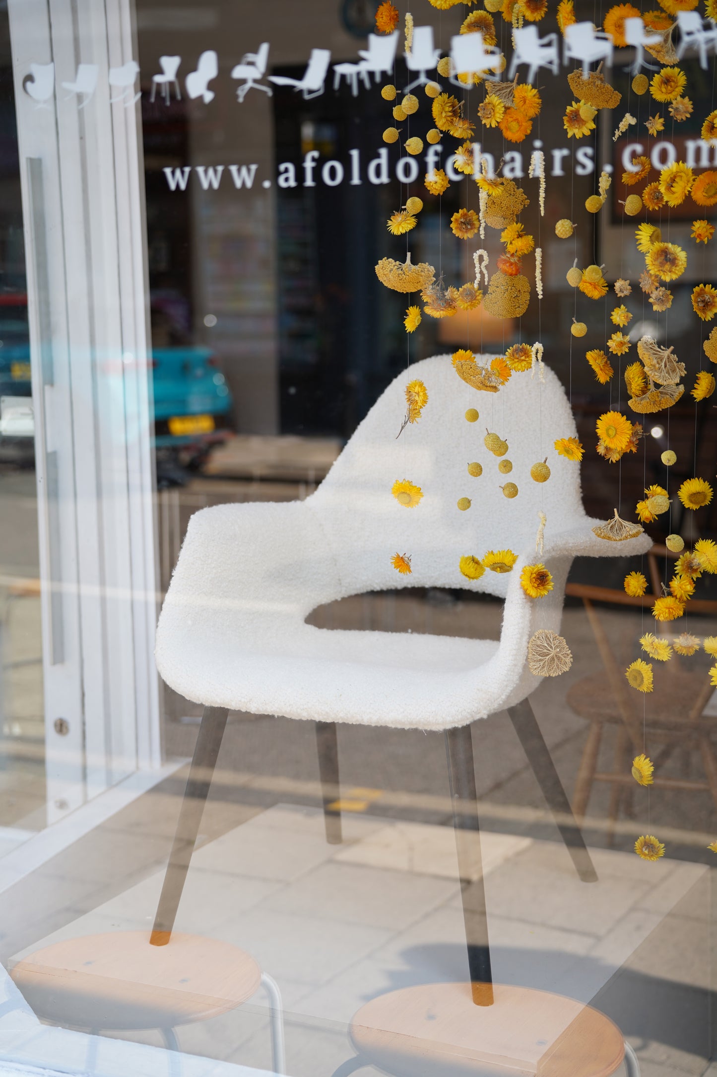 White Boucle 'Organic' Highback Reading Chair by Charles Eames & Eero Saarinen for Vitra