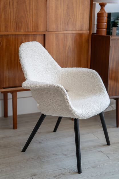White ‘Organic' Highback Reading Chair by Charles Eames & Eero Saarinen for Vitra