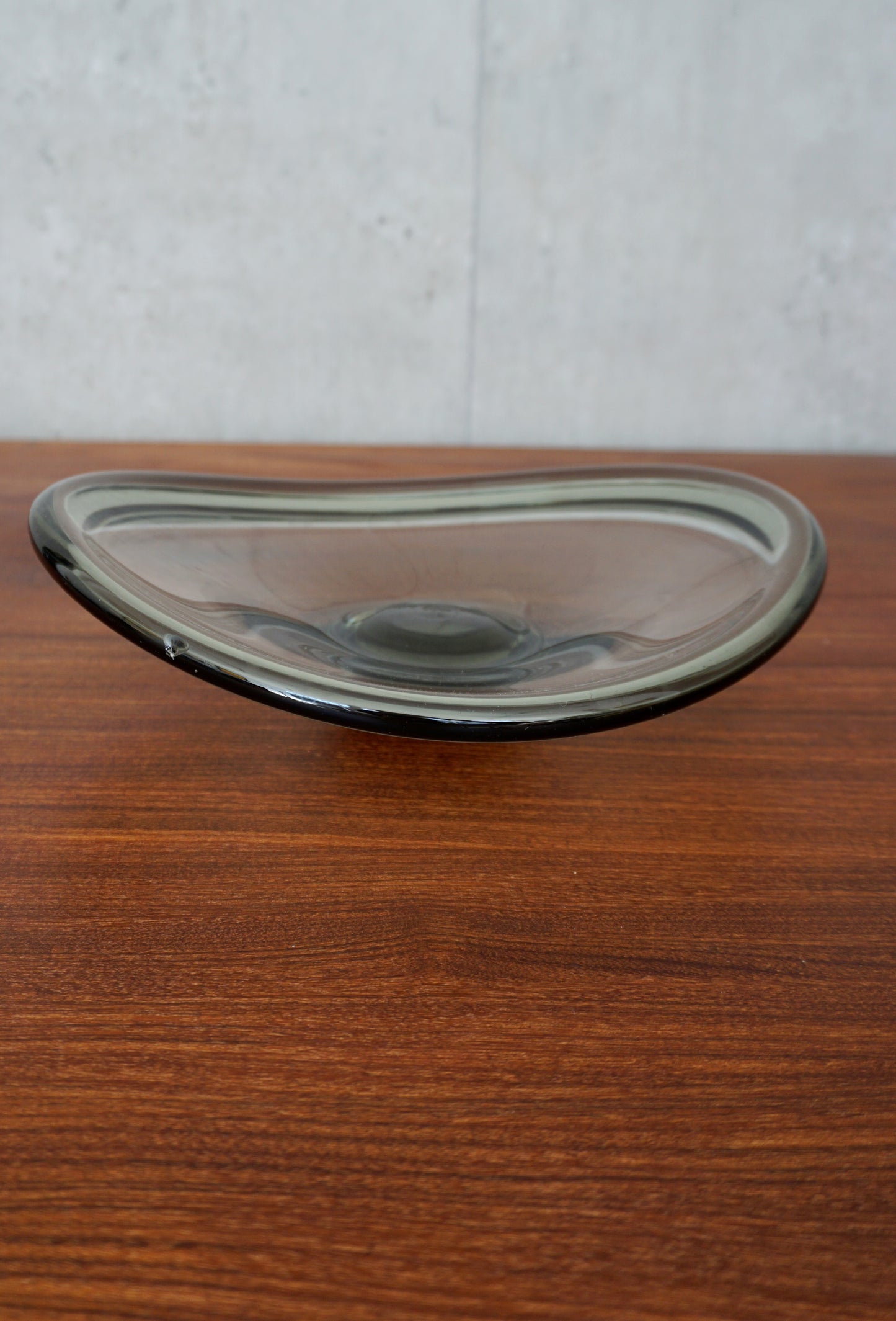 Medium sized Glass bowl, by Per Lütken for Holmgaard, Denmark (1962)