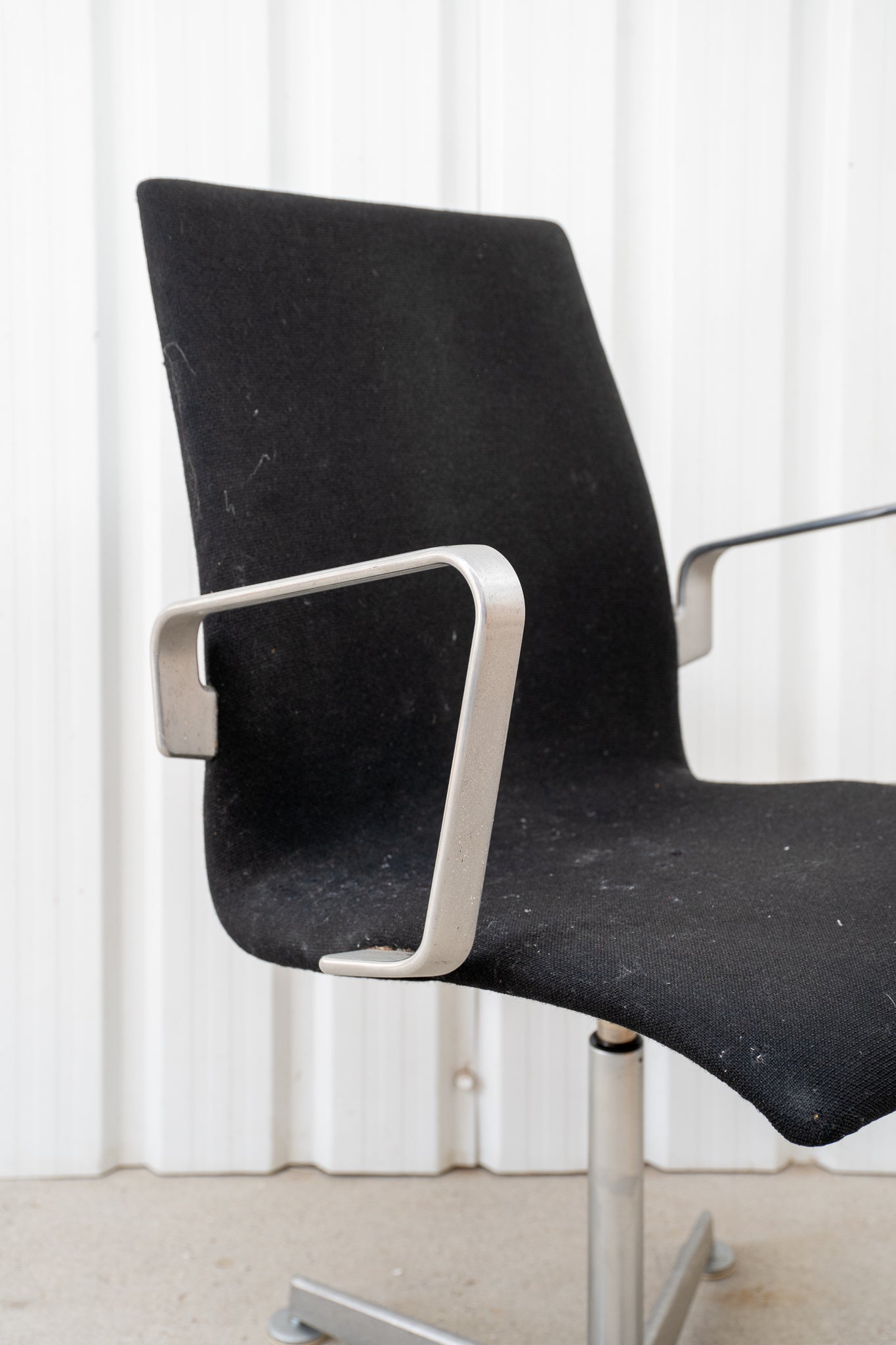 Set of 5 Oxford chairs by Arne Jacobsen