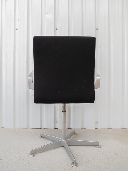 Set of 5 Oxford chairs by Arne Jacobsen