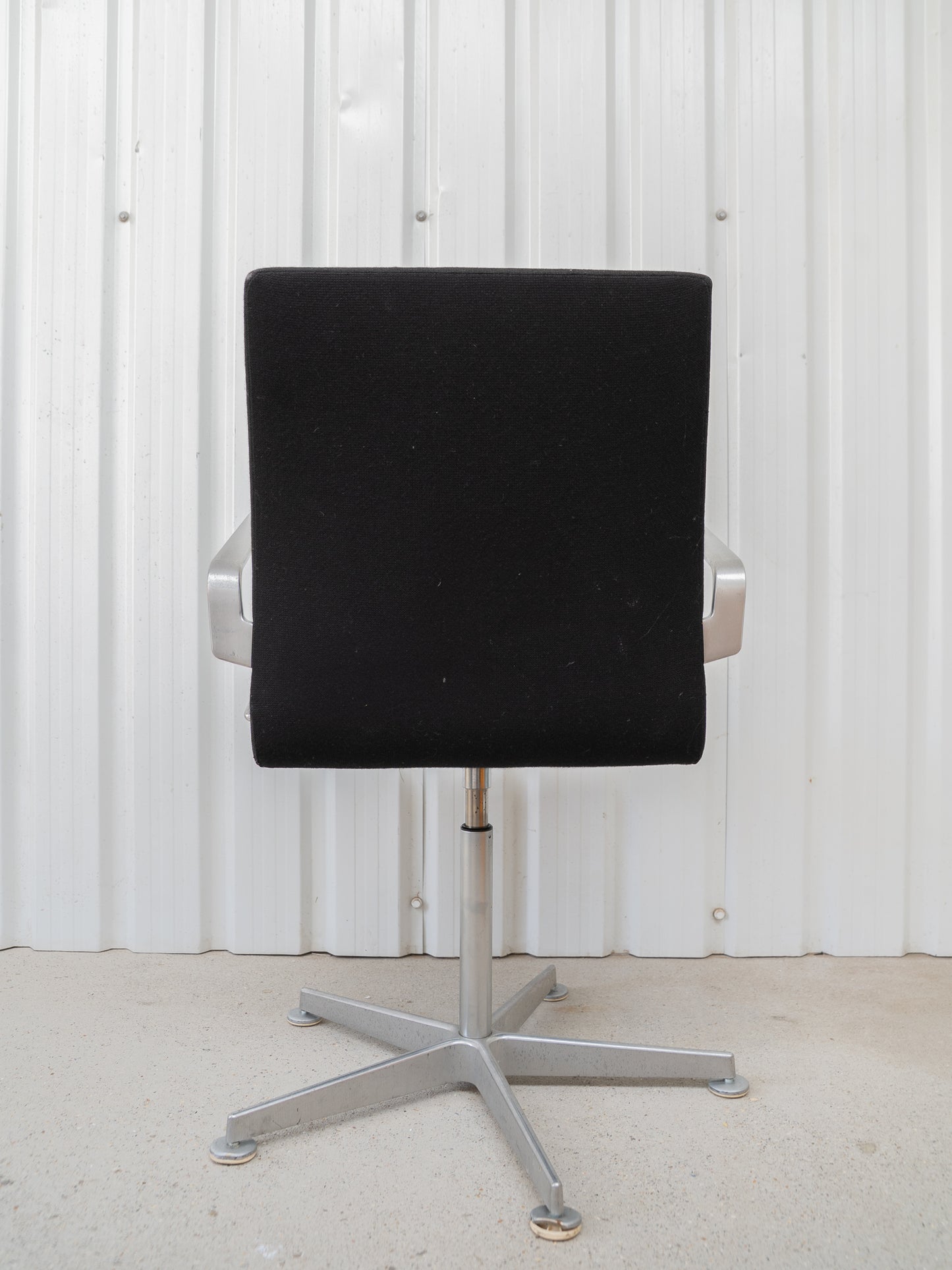 Set of 5 Oxford chairs by Arne Jacobsen