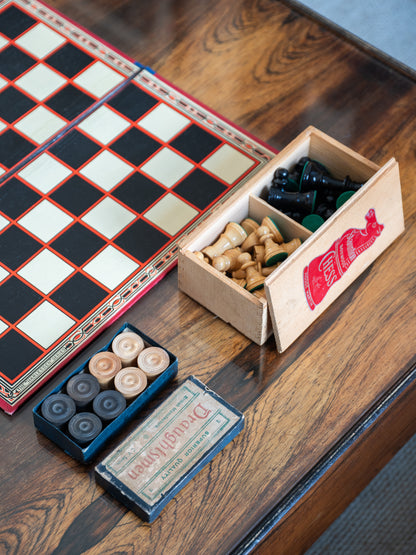 Boxwood and Ebony, Staunton Box Chess Set (1960s) UK