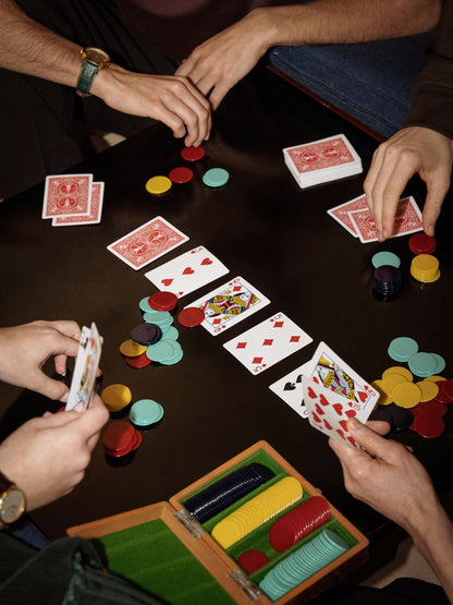 Vintage Gaming/Poker Chips Set in Burr Wood Veneer Box (1960s) UK
