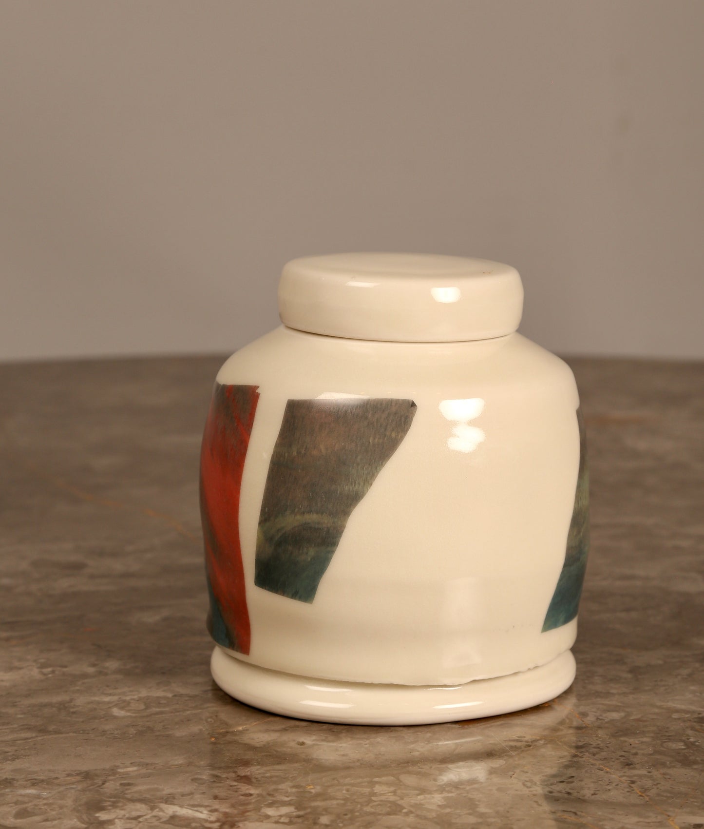Studio Pottery pot with lid by Ashley Howard