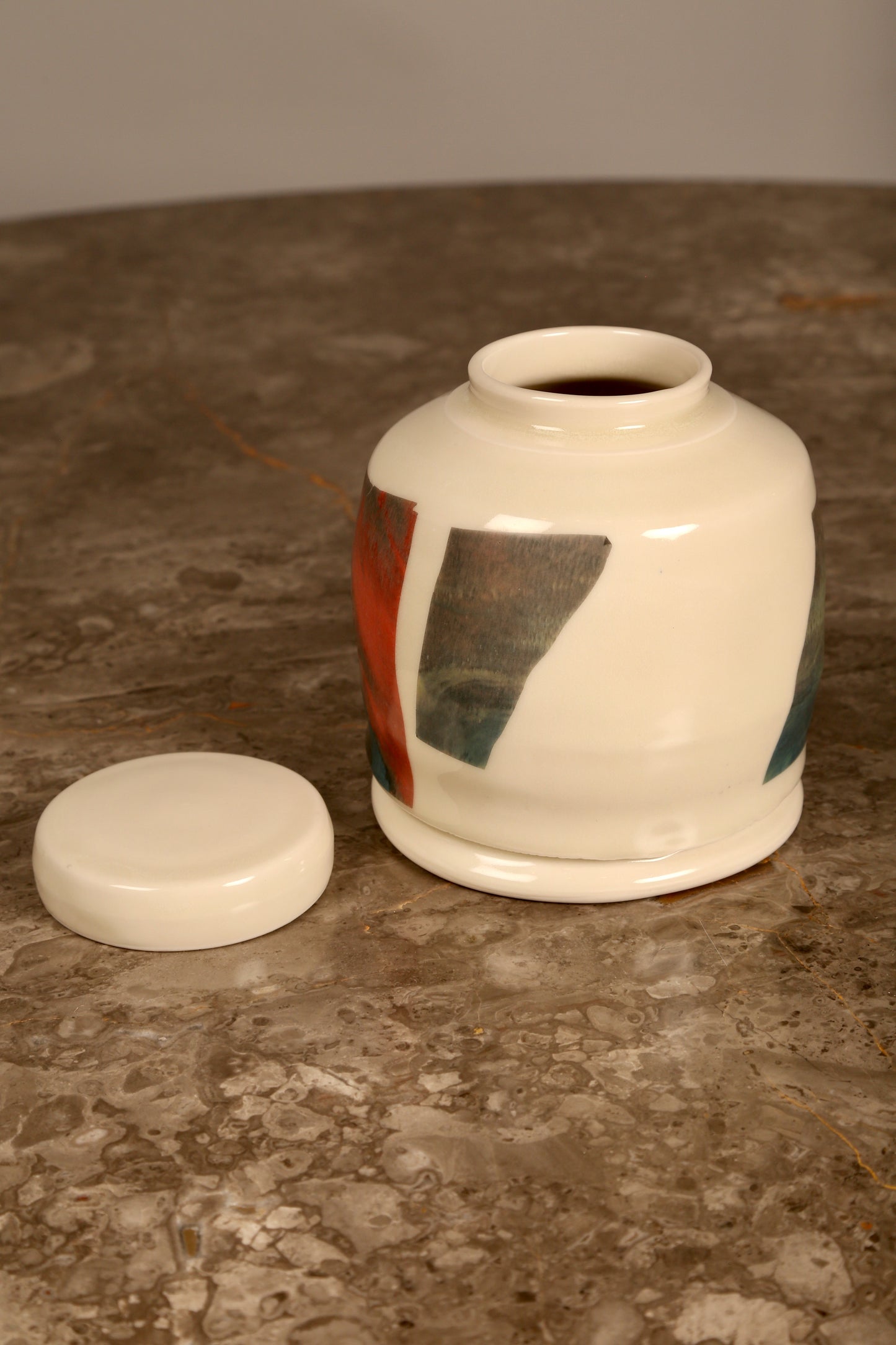 Studio Pottery pot with lid by Ashley Howard
