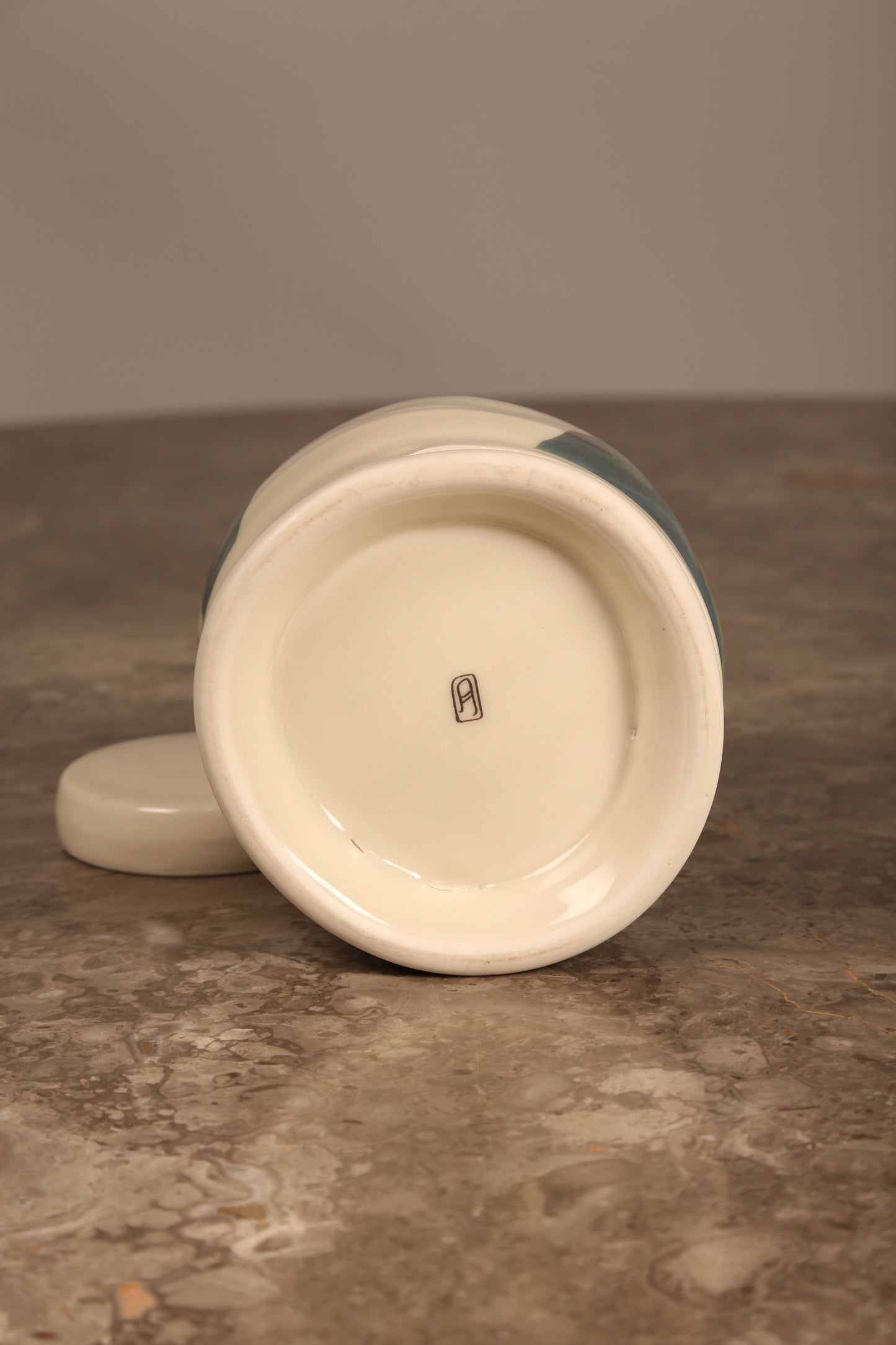 Studio Pottery pot with lid by Ashley Howard