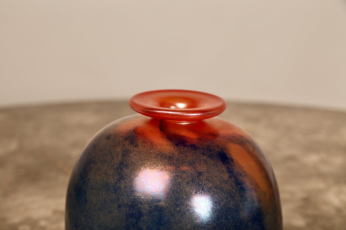 "Breathing Space" studio glass vase by Nick Orsler (1986) UK