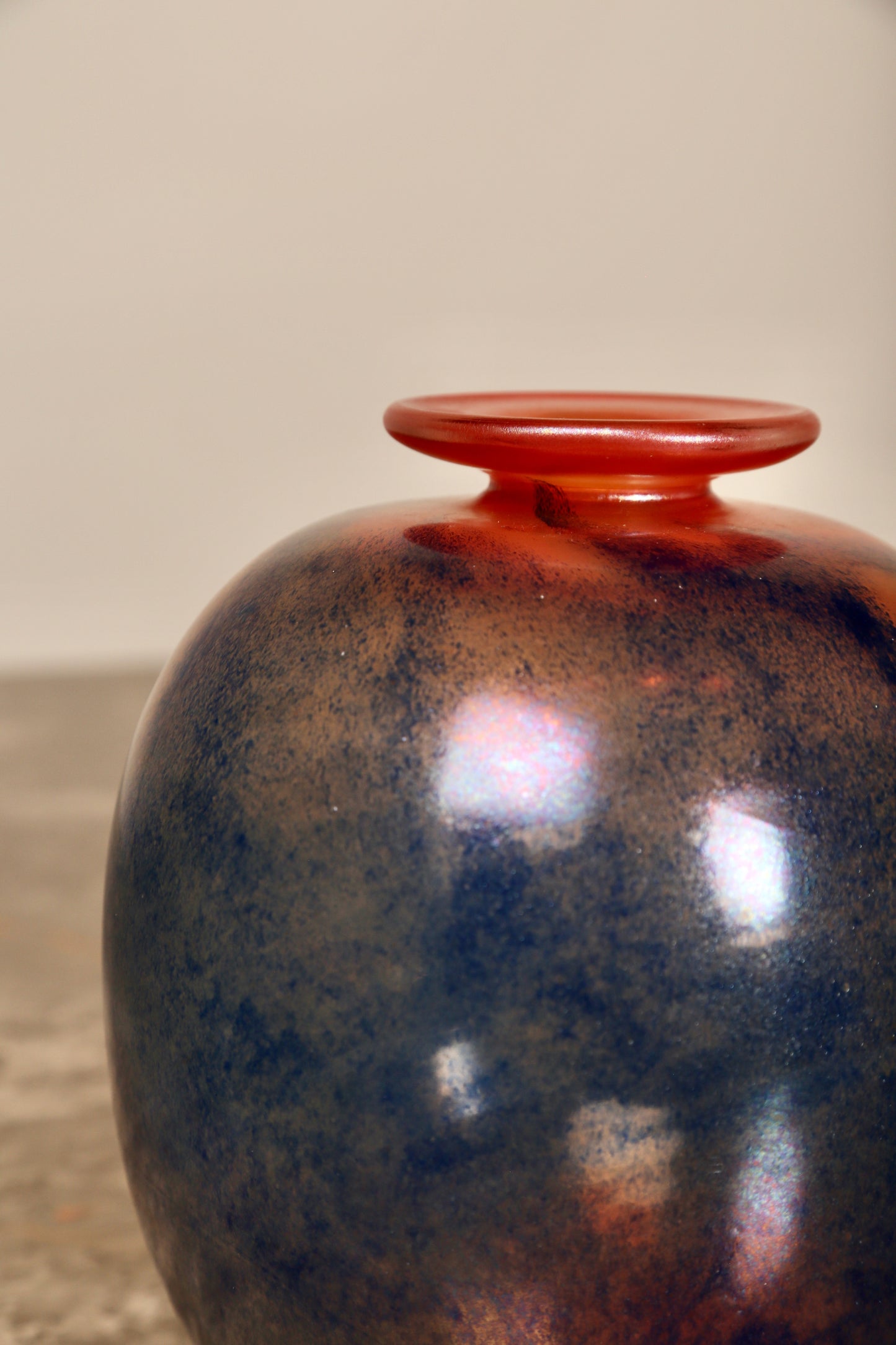 "Breathing Space" studio glass vase by Nick Orsler (1986) UK