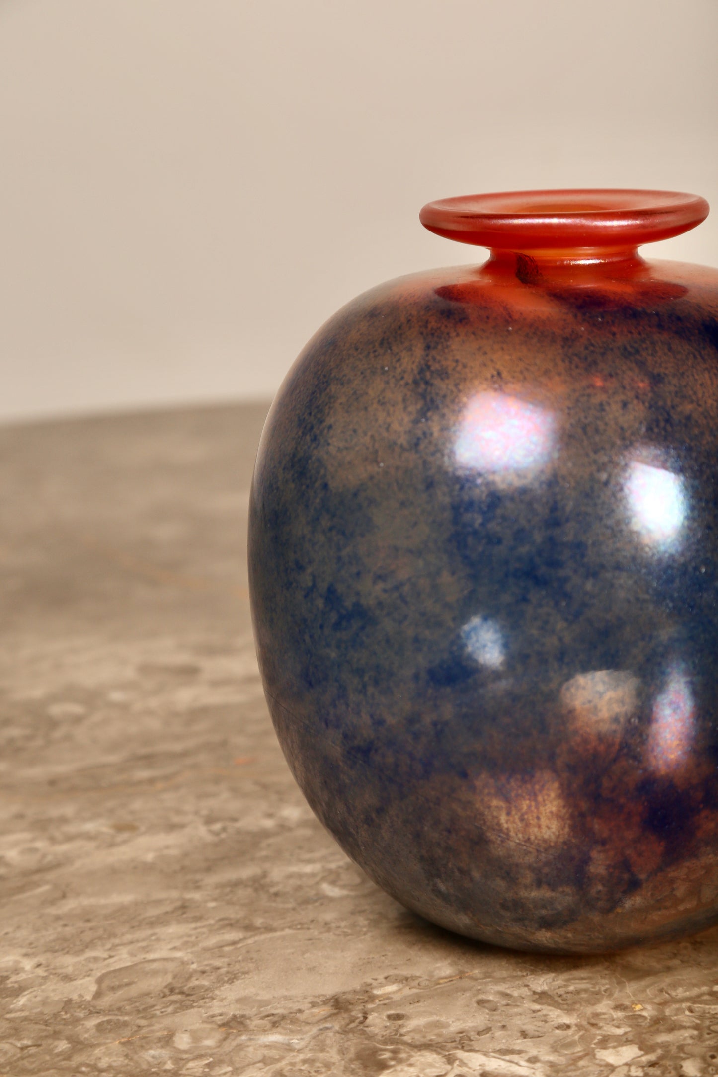 "Breathing Space" studio glass vase by Nick Orsler (1986) UK