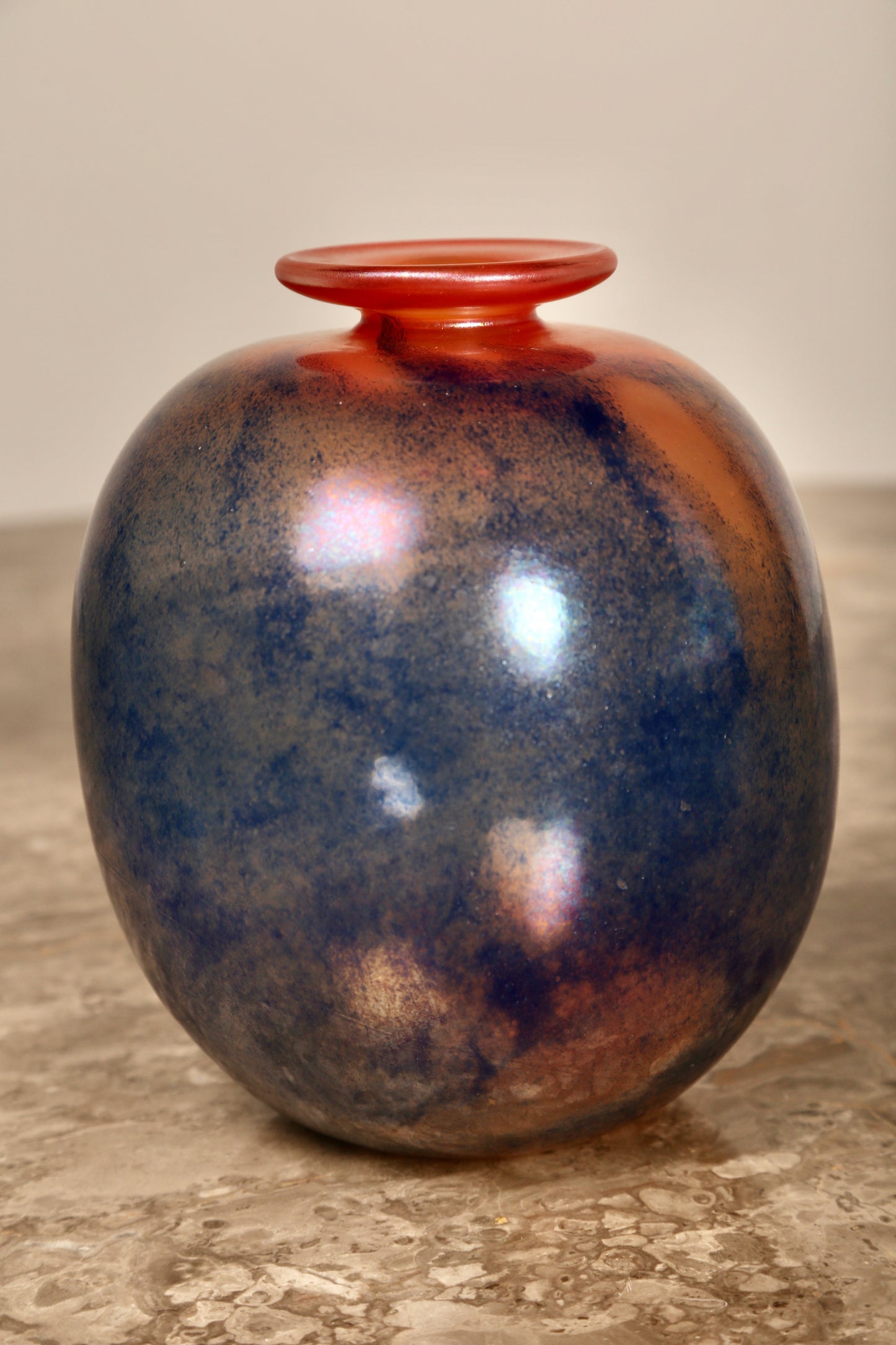 "Breathing Space" studio glass vase by Nick Orsler (1986) UK