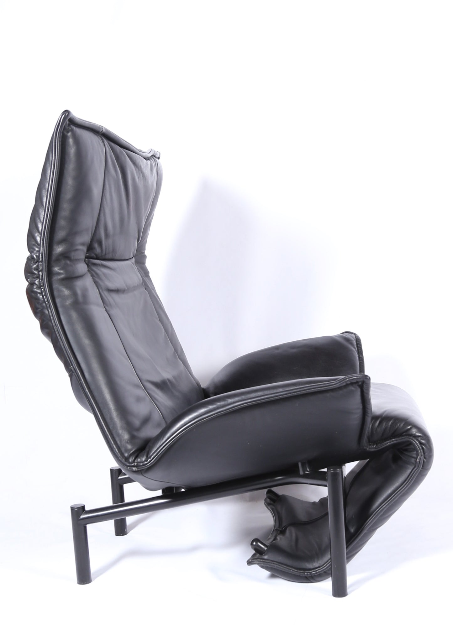 Veranda recliner by Vico Magistretti for Cassina (1980s) Italy - 2 available