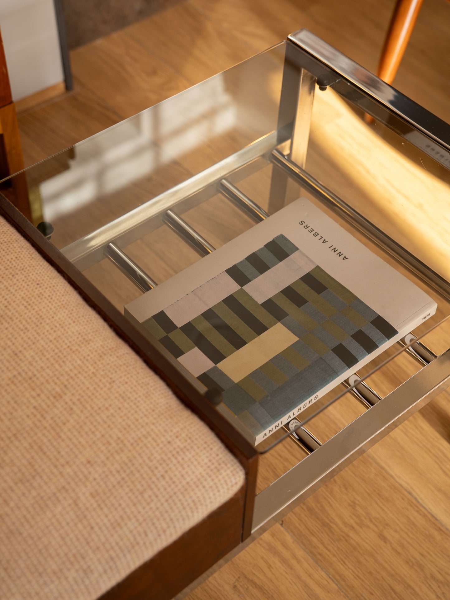 Chippy Heath Furniture Ltd, High Wycombe Telephone Seat &amp; Table Circa 1970s,