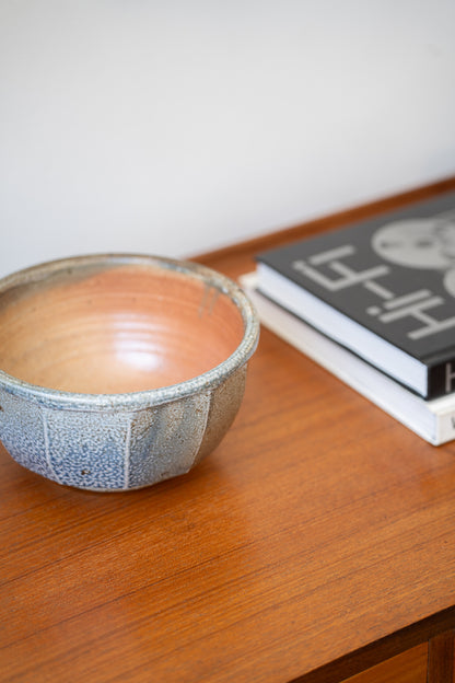 Light Blue Faceted Stoneware Bowl, by Mike Dodd for Wellrash Pottery (1970s)