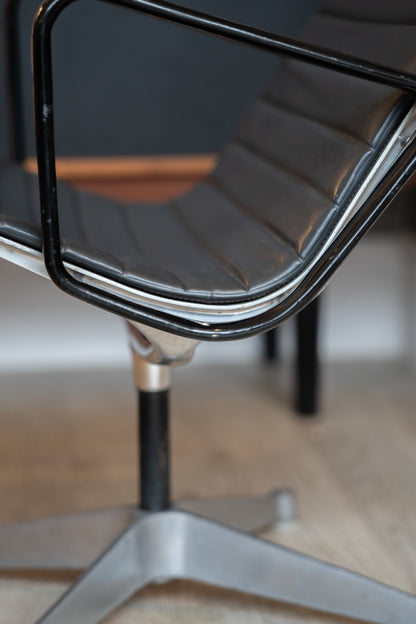 EA 116 Armchair by Charles Eames & Ray Eames for Vitra (USA)