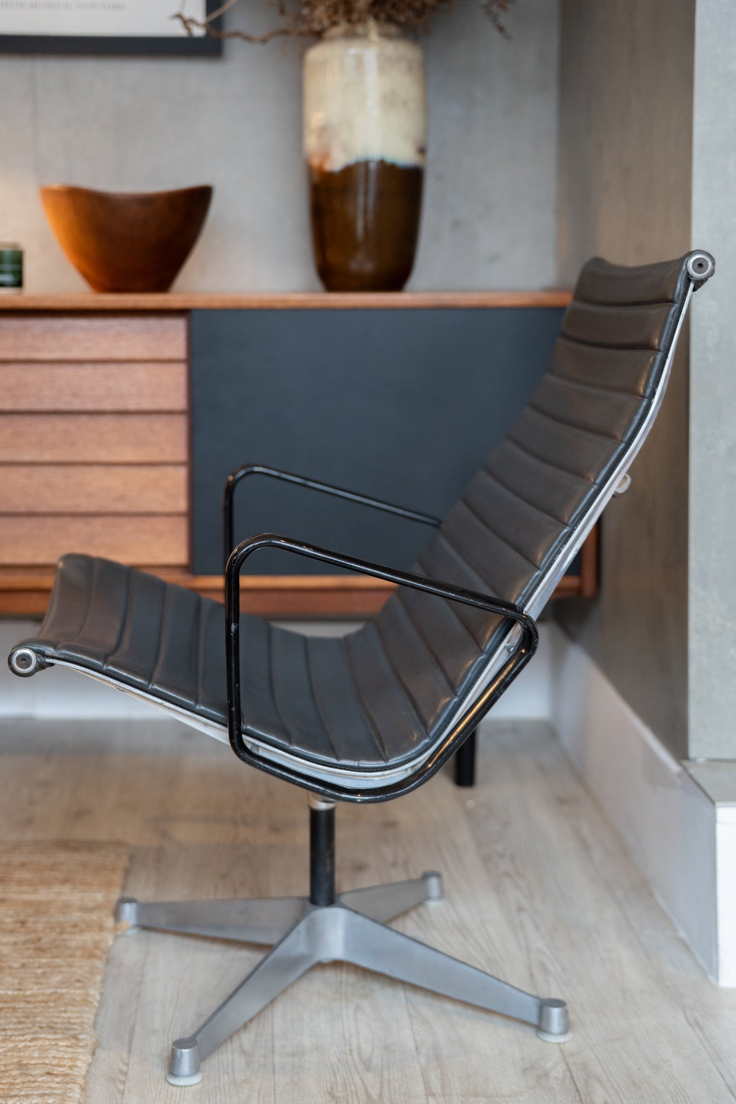 EA 116 Armchair by Charles Eames & Ray Eames for Vitra (USA)