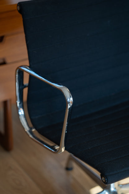 'Aluminium Group' Desk Chair by Charles Eames & Ray Eames