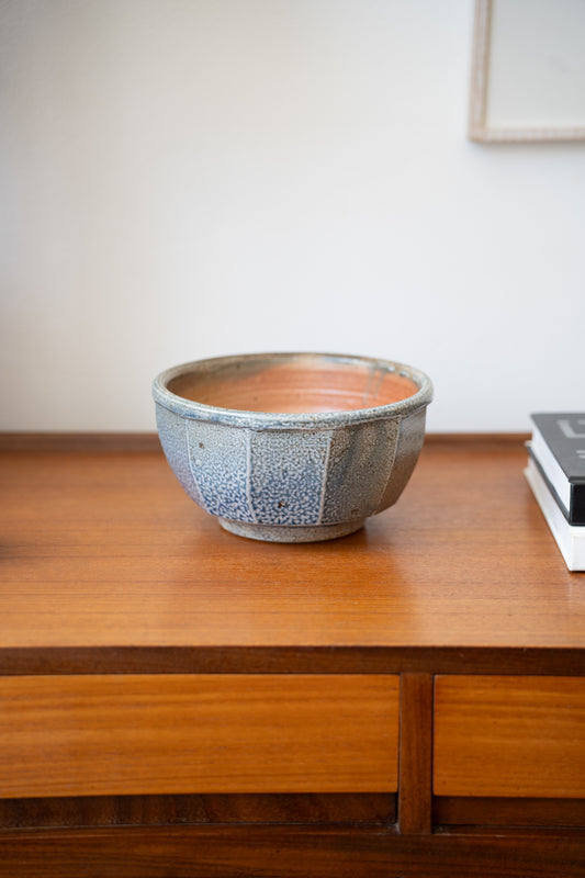 Light Blue Faceted Stoneware Bowl, by Mike Dodd for Wellrash Pottery (1970s)