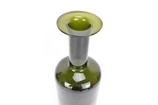 ‘Gulvvase’ Glass Bottle in Green by Otto Brauer, (1960s) Denmark