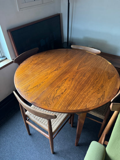 Brazilian Rosewood Extending Table by Henry Rosengren Hansen for Brande Møbelindustri, (1960s) Denmark