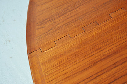 Oval Drop-Leaf Dining Table by Kurt Østervig for Jason Møbler, (1960s) Denmark