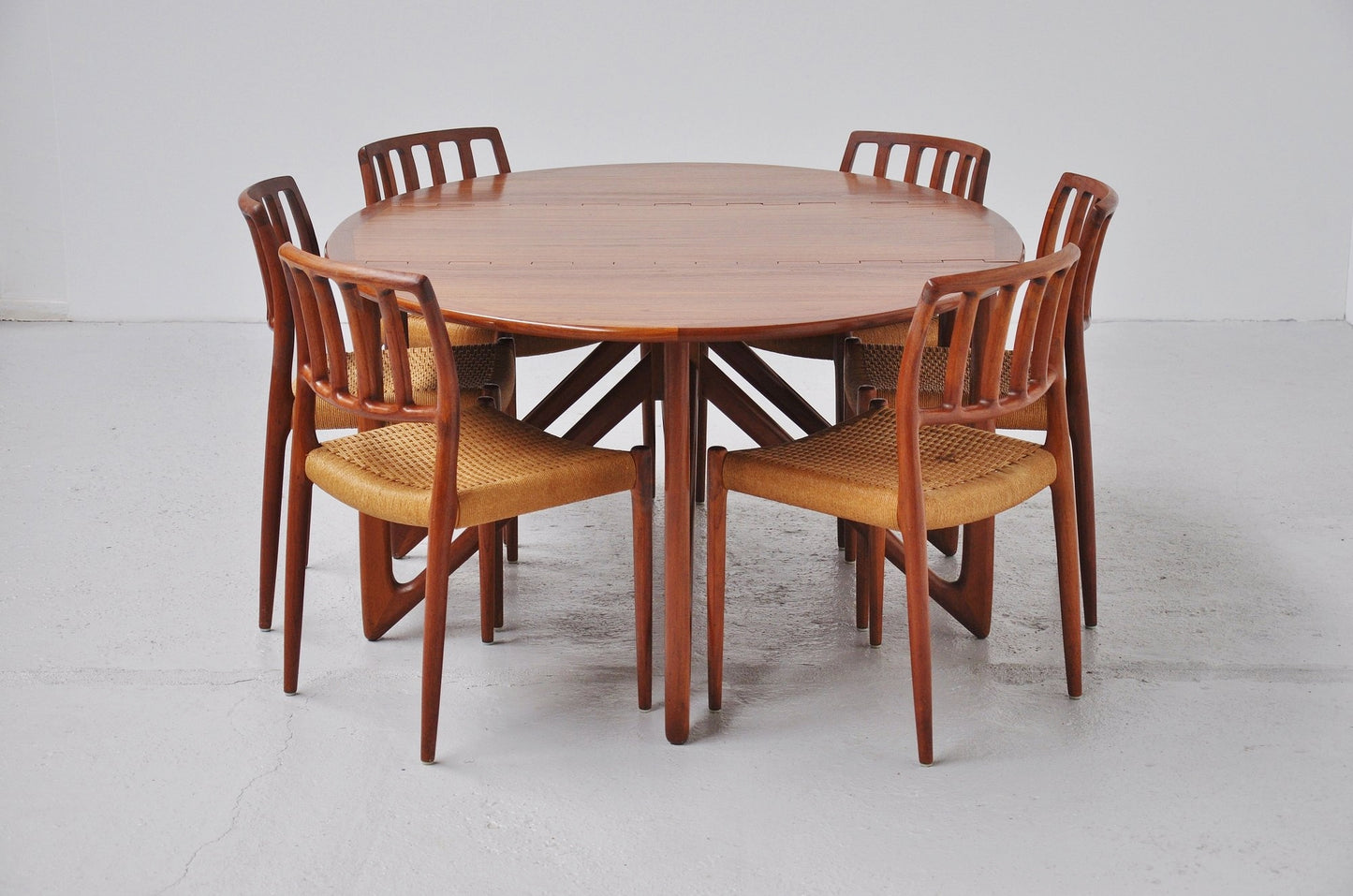 Oval Drop-Leaf Dining Table by Kurt Østervig for Jason Møbler, (1960s) Denmark