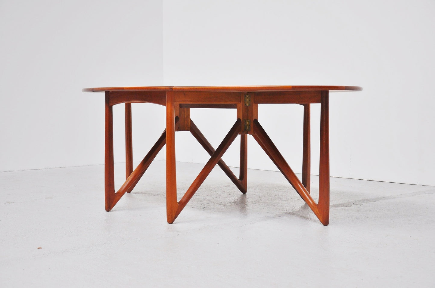 Oval Drop-Leaf Dining Table by Kurt Østervig for Jason Møbler, (1960s) Denmark