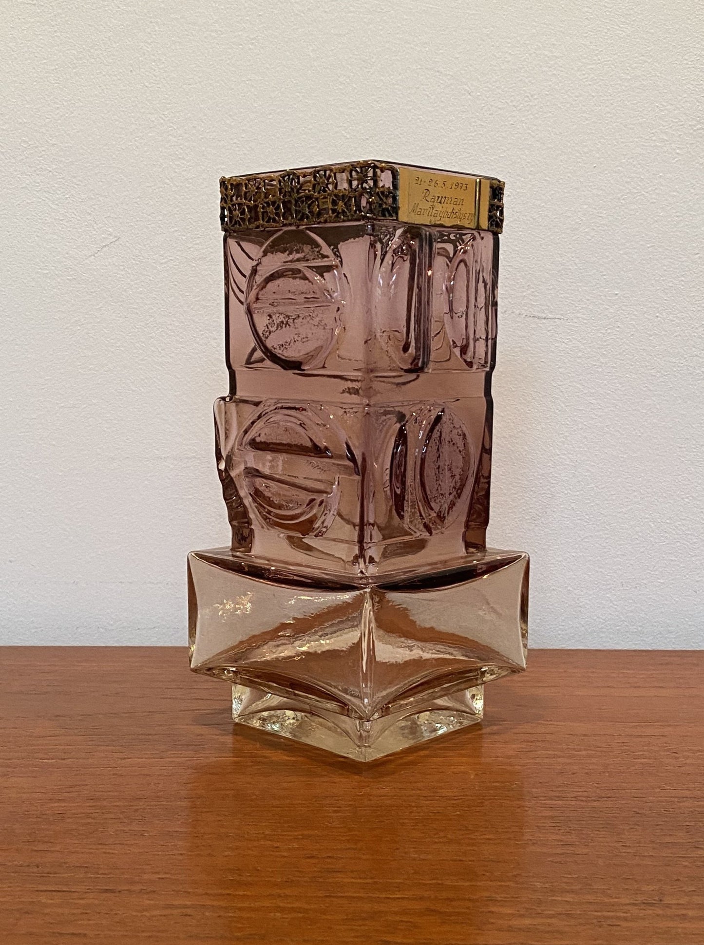 Brass and coloured vase, by Pentii Sarpaneva for Oy Kumela, Finland (1960s)