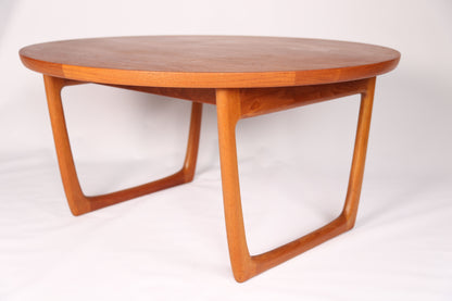 Teak Coffee table by Peter Hvidt & Orla Mølgaard for France & Sons (1960s)